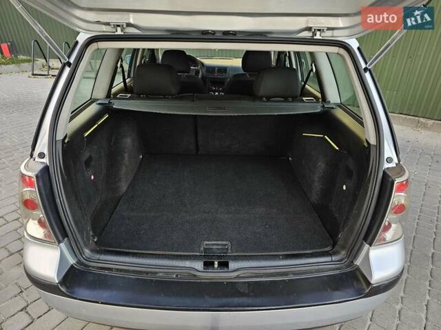 Серый Фольксваген Гольф, объемом двигателя 1.9 л и пробегом 280 тыс. км за 4100 $, фото 30 на Automoto.ua