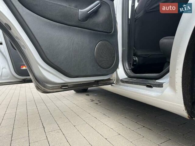 Серый Фольксваген Гольф, объемом двигателя 1.9 л и пробегом 383 тыс. км за 4400 $, фото 8 на Automoto.ua