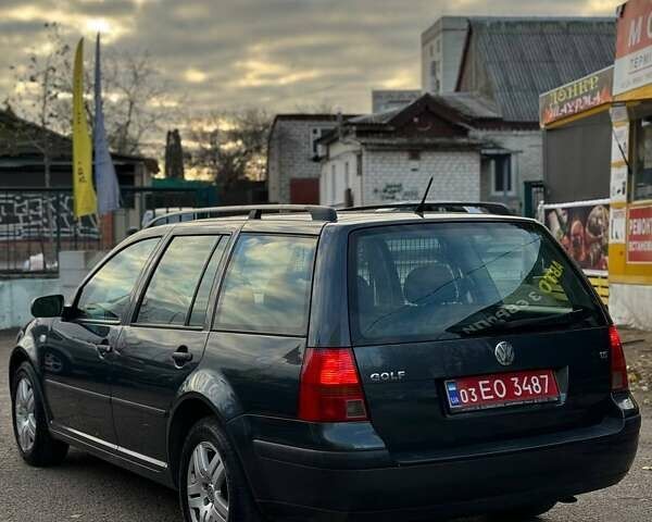 Серый Фольксваген Гольф, объемом двигателя 1.6 л и пробегом 263 тыс. км за 4700 $, фото 1 на Automoto.ua
