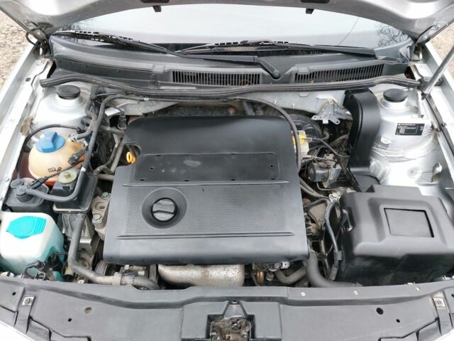 Сірий Фольксваген Гольф, об'ємом двигуна 1.6 л та пробігом 220 тис. км за 3950 $, фото 10 на Automoto.ua