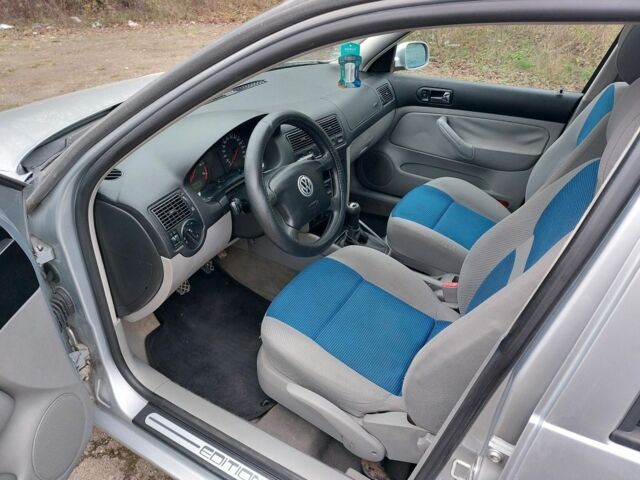 Сірий Фольксваген Гольф, об'ємом двигуна 1.6 л та пробігом 220 тис. км за 3950 $, фото 19 на Automoto.ua