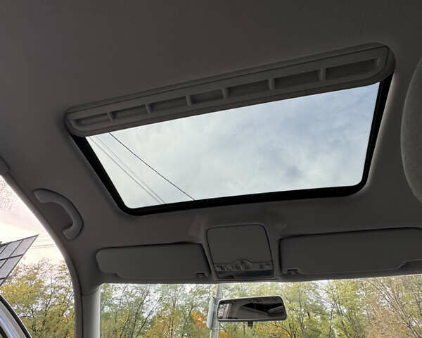 Серый Фольксваген Гольф, объемом двигателя 1.6 л и пробегом 219 тыс. км за 4000 $, фото 16 на Automoto.ua