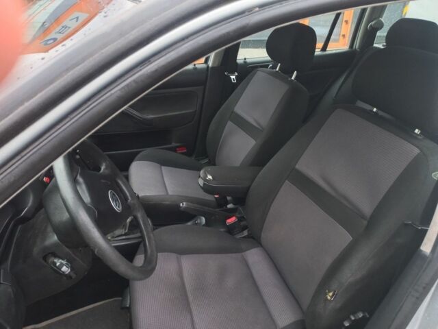 Сірий Фольксваген Гольф, об'ємом двигуна 1.9 л та пробігом 400 тис. км за 2400 $, фото 9 на Automoto.ua