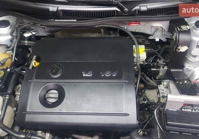 Серый Фольксваген Гольф, объемом двигателя 1.6 л и пробегом 196 тыс. км за 4850 $, фото 11 на Automoto.ua