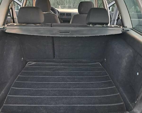 Серый Фольксваген Гольф, объемом двигателя 1.39 л и пробегом 330 тыс. км за 3600 $, фото 9 на Automoto.ua