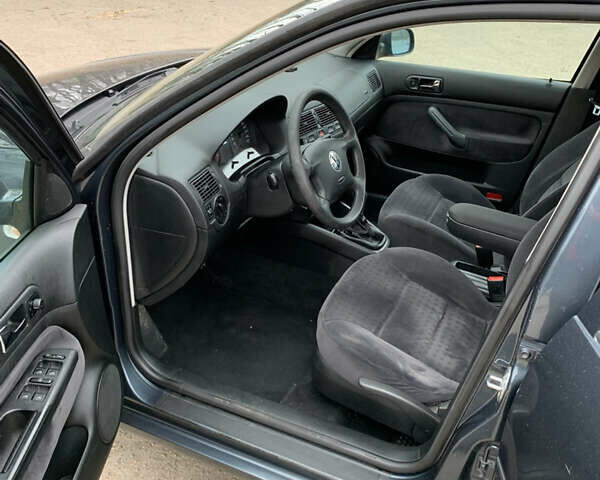 Серый Фольксваген Гольф, объемом двигателя 1.6 л и пробегом 255 тыс. км за 3699 $, фото 8 на Automoto.ua