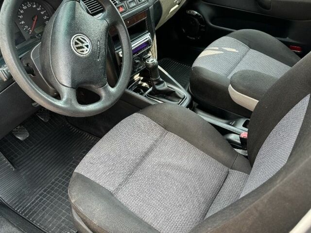 Серый Фольксваген Гольф, объемом двигателя 1.4 л и пробегом 220 тыс. км за 3900 $, фото 5 на Automoto.ua