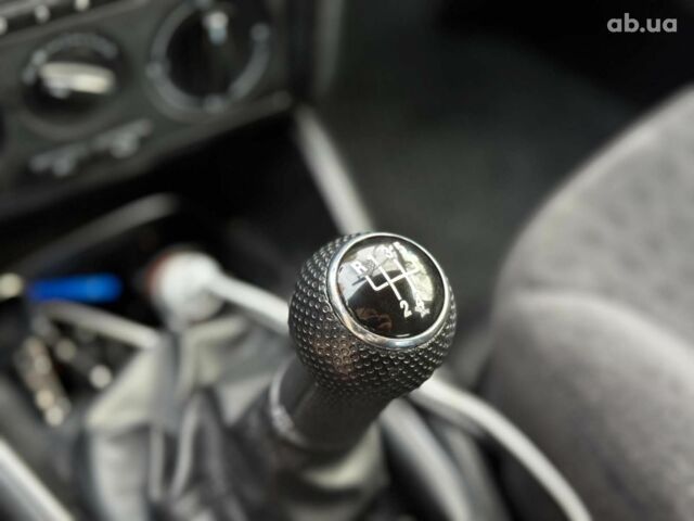 Серый Фольксваген Гольф, объемом двигателя 1.6 л и пробегом 254 тыс. км за 4540 $, фото 16 на Automoto.ua