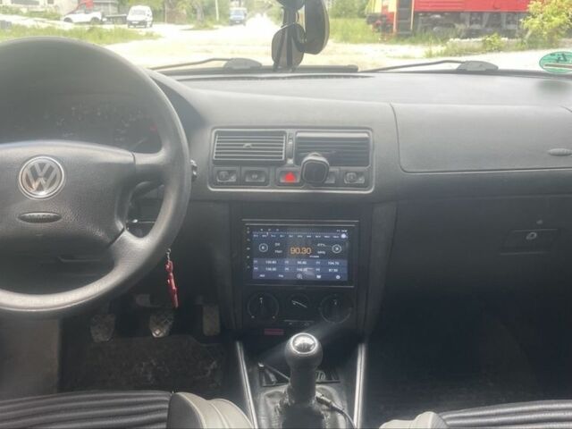 Серый Фольксваген Гольф, объемом двигателя 1.6 л и пробегом 377 тыс. км за 3800 $, фото 7 на Automoto.ua