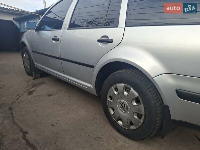 Серый Фольксваген Гольф, объемом двигателя 1.6 л и пробегом 295 тыс. км за 4000 $, фото 5 на Automoto.ua