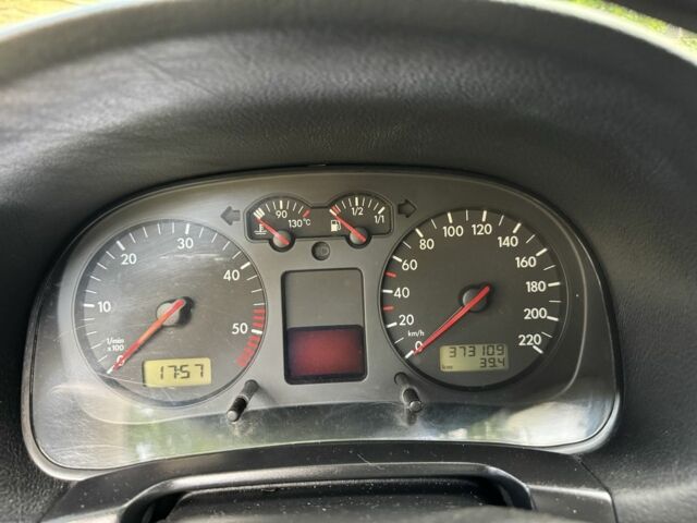 Серый Фольксваген Гольф, объемом двигателя 1.9 л и пробегом 777 тыс. км за 2686 $, фото 3 на Automoto.ua