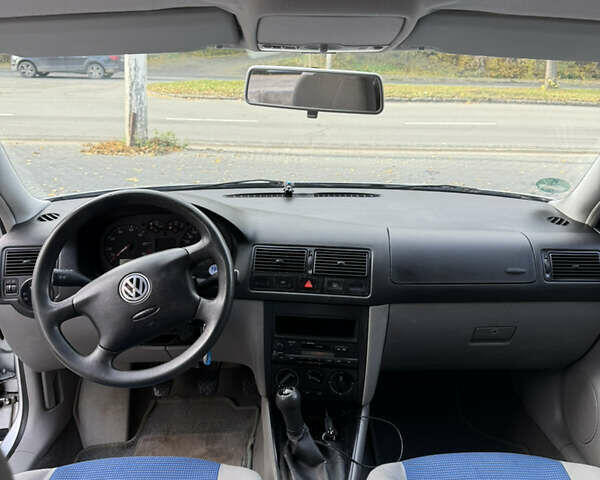 Серый Фольксваген Гольф, объемом двигателя 1.6 л и пробегом 219 тыс. км за 4000 $, фото 15 на Automoto.ua