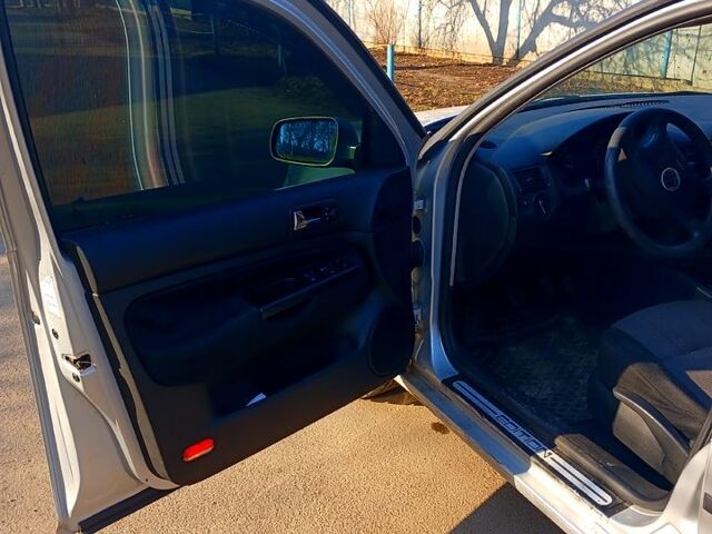 Серый Фольксваген Гольф, объемом двигателя 1.6 л и пробегом 0 тыс. км за 3200 $, фото 6 на Automoto.ua