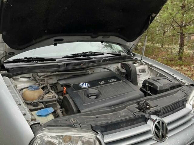 Серый Фольксваген Гольф, объемом двигателя 1.6 л и пробегом 333 тыс. км за 5000 $, фото 9 на Automoto.ua