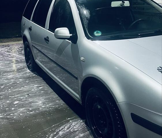 Серый Фольксваген Гольф, объемом двигателя 1.6 л и пробегом 377 тыс. км за 3800 $, фото 2 на Automoto.ua