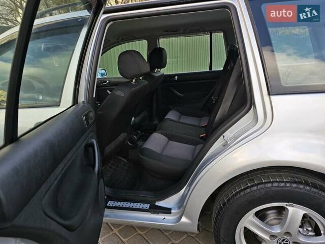 Серый Фольксваген Гольф, объемом двигателя 1.9 л и пробегом 280 тыс. км за 4100 $, фото 28 на Automoto.ua