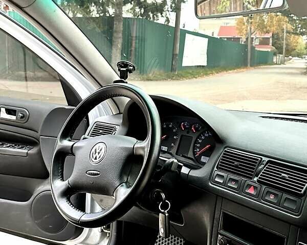 Серый Фольксваген Гольф, объемом двигателя 1.6 л и пробегом 300 тыс. км за 4550 $, фото 17 на Automoto.ua