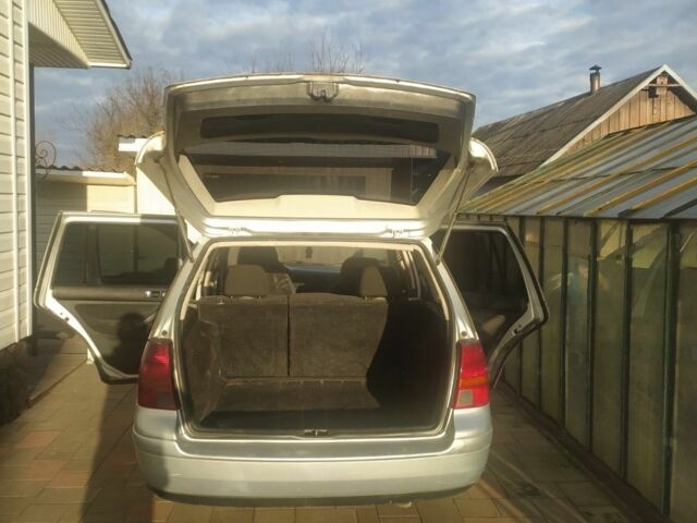 Серый Фольксваген Гольф, объемом двигателя 1.9 л и пробегом 100 тыс. км за 1950 $, фото 3 на Automoto.ua