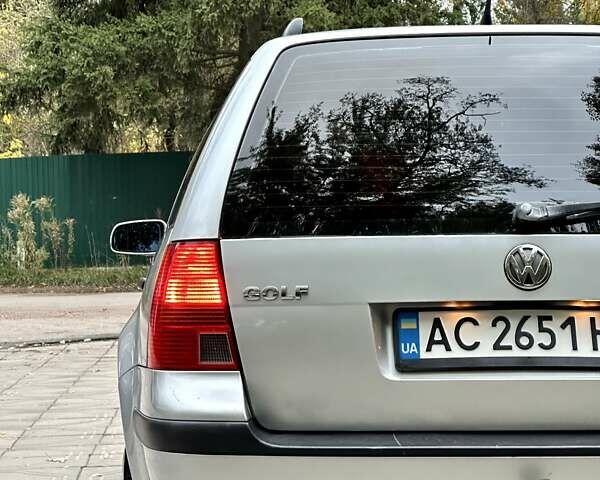 Серый Фольксваген Гольф, объемом двигателя 1.6 л и пробегом 300 тыс. км за 4550 $, фото 23 на Automoto.ua
