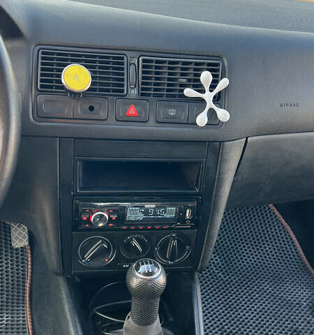 Серый Фольксваген Гольф, объемом двигателя 1.6 л и пробегом 195 тыс. км за 4300 $, фото 14 на Automoto.ua