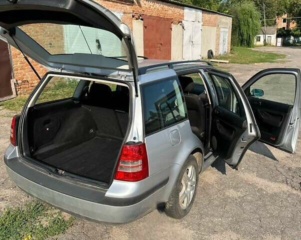 Серый Фольксваген Гольф, объемом двигателя 1.39 л и пробегом 220 тыс. км за 4100 $, фото 1 на Automoto.ua