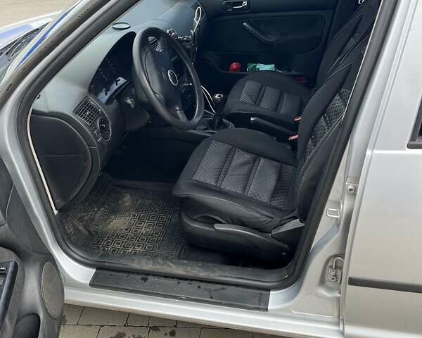 Серый Фольксваген Гольф, объемом двигателя 1.9 л и пробегом 383 тыс. км за 4400 $, фото 3 на Automoto.ua