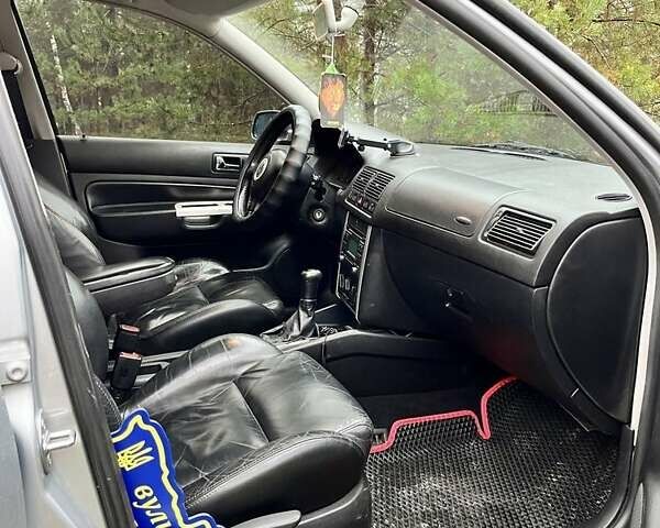 Серый Фольксваген Гольф, объемом двигателя 1.6 л и пробегом 333 тыс. км за 5000 $, фото 18 на Automoto.ua