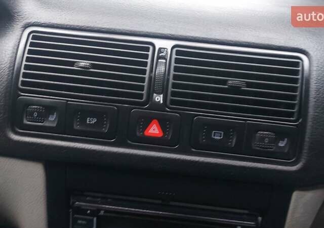 Серый Фольксваген Гольф, объемом двигателя 1.6 л и пробегом 196 тыс. км за 4850 $, фото 18 на Automoto.ua