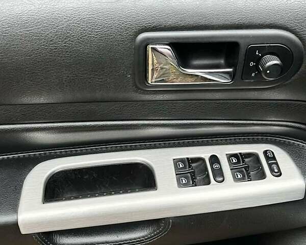 Серый Фольксваген Гольф, объемом двигателя 1.6 л и пробегом 333 тыс. км за 5000 $, фото 12 на Automoto.ua