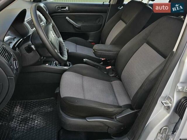 Серый Фольксваген Гольф, объемом двигателя 1.9 л и пробегом 280 тыс. км за 4100 $, фото 23 на Automoto.ua