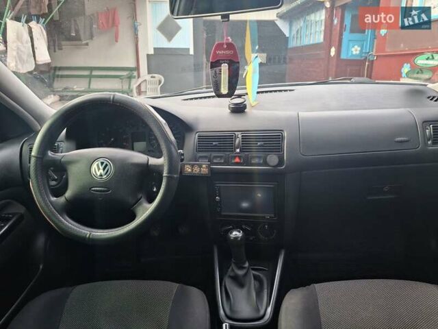 Серый Фольксваген Гольф, объемом двигателя 1.6 л и пробегом 295 тыс. км за 4000 $, фото 11 на Automoto.ua