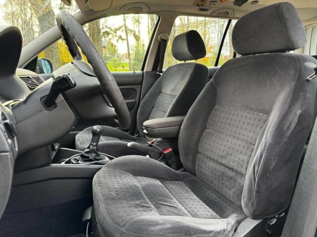 Сірий Фольксваген Гольф, об'ємом двигуна 1.6 л та пробігом 254 тис. км за 4590 $, фото 13 на Automoto.ua