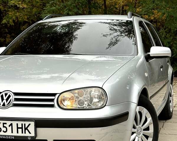 Серый Фольксваген Гольф, объемом двигателя 1.6 л и пробегом 300 тыс. км за 4550 $, фото 22 на Automoto.ua