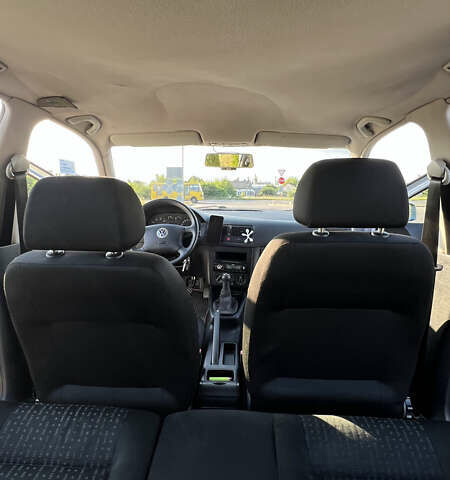 Серый Фольксваген Гольф, объемом двигателя 1.6 л и пробегом 195 тыс. км за 4300 $, фото 17 на Automoto.ua