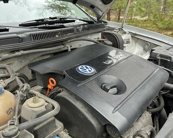 Серый Фольксваген Гольф, объемом двигателя 1.6 л и пробегом 333 тыс. км за 5000 $, фото 7 на Automoto.ua