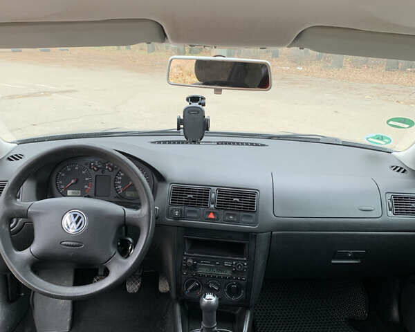 Серый Фольксваген Гольф, объемом двигателя 1.6 л и пробегом 255 тыс. км за 3699 $, фото 7 на Automoto.ua