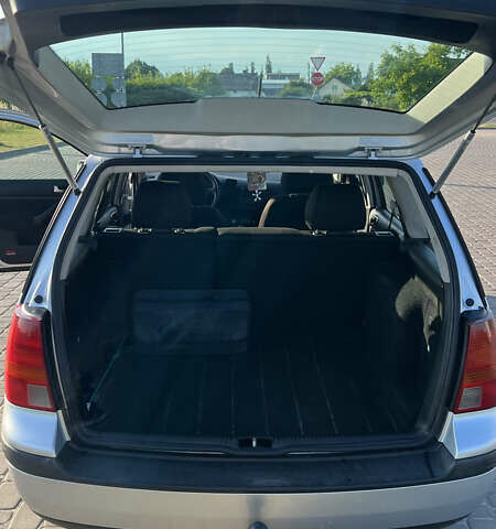 Серый Фольксваген Гольф, объемом двигателя 1.6 л и пробегом 195 тыс. км за 4300 $, фото 11 на Automoto.ua