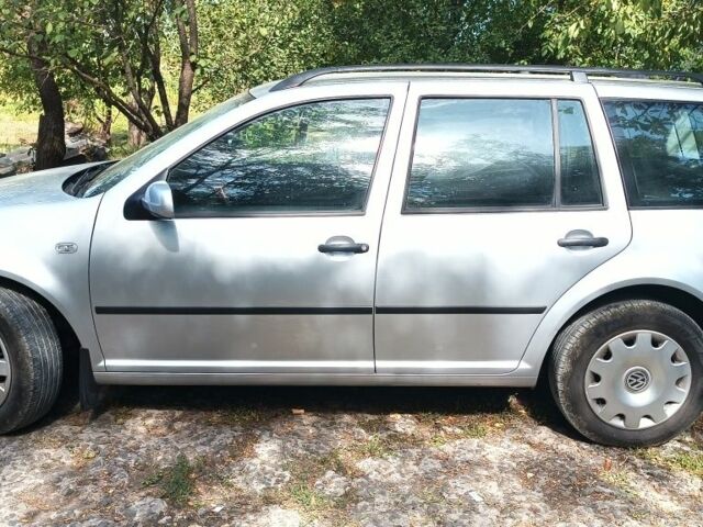 Серый Фольксваген Гольф, объемом двигателя 1.6 л и пробегом 290 тыс. км за 4500 $, фото 4 на Automoto.ua