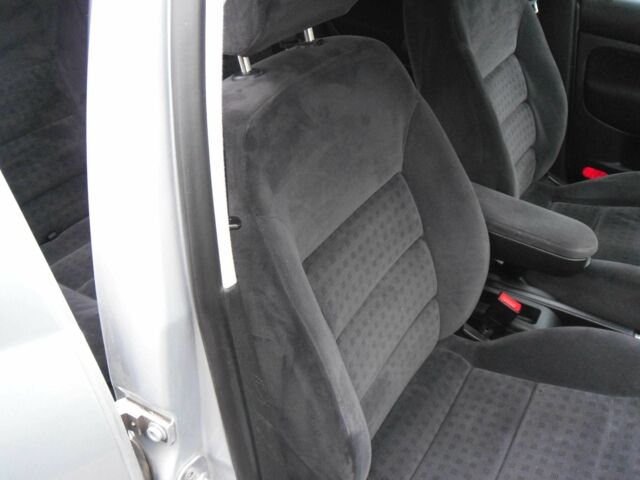 Сірий Фольксваген Гольф, об'ємом двигуна 1.6 л та пробігом 200 тис. км за 3500 $, фото 20 на Automoto.ua