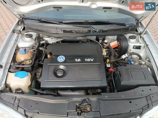 Сірий Фольксваген Гольф, об'ємом двигуна 1.6 л та пробігом 215 тис. км за 5300 $, фото 4 на Automoto.ua