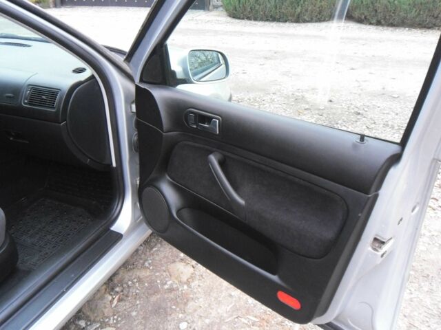 Сірий Фольксваген Гольф, об'ємом двигуна 1.6 л та пробігом 200 тис. км за 3500 $, фото 13 на Automoto.ua