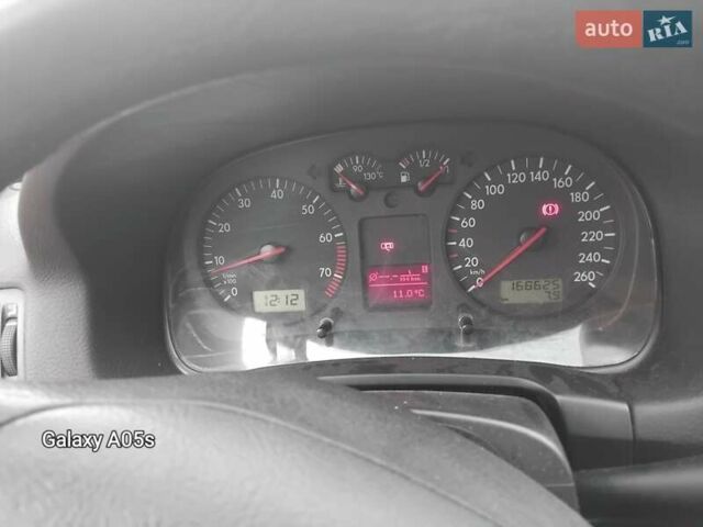 Сірий Фольксваген Гольф, об'ємом двигуна 1.59 л та пробігом 162 тис. км за 4500 $, фото 1 на Automoto.ua