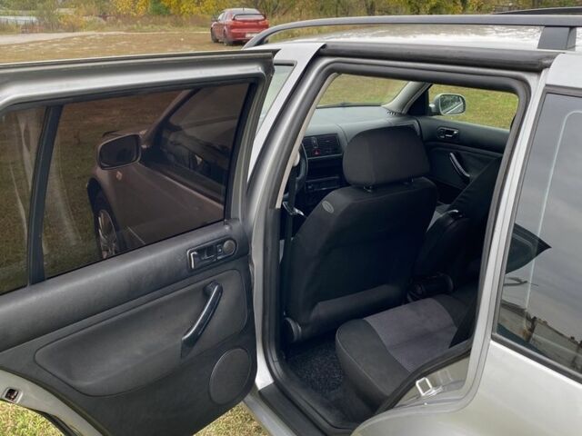 Сірий Фольксваген Гольф, об'ємом двигуна 1.6 л та пробігом 253 тис. км за 4150 $, фото 14 на Automoto.ua