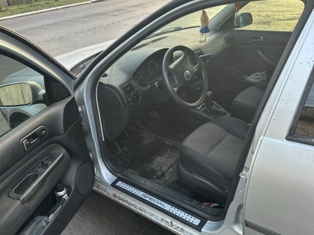 Серый Фольксваген Гольф, объемом двигателя 1.6 л и пробегом 3 тыс. км за 3700 $, фото 6 на Automoto.ua