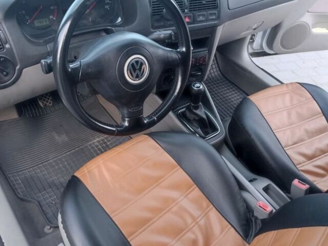 Серый Фольксваген Гольф, объемом двигателя 1.4 л и пробегом 208 тыс. км за 3800 $, фото 6 на Automoto.ua