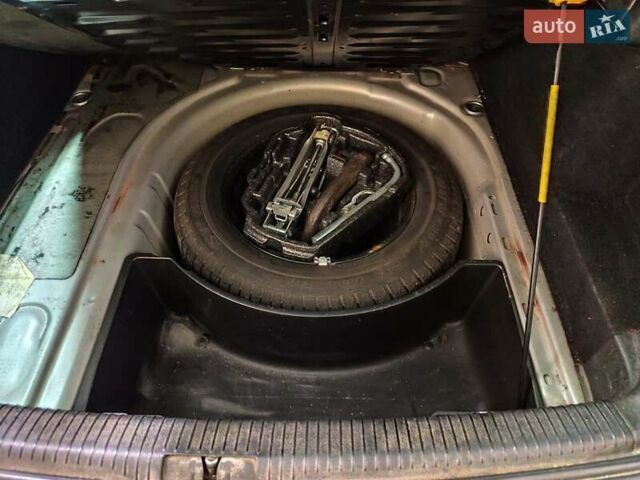 Серый Фольксваген Гольф, объемом двигателя 1.6 л и пробегом 262 тыс. км за 5000 $, фото 80 на Automoto.ua