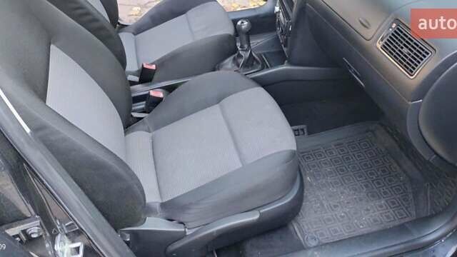 Сірий Фольксваген Гольф, об'ємом двигуна 1.6 л та пробігом 290 тис. км за 4500 $, фото 15 на Automoto.ua