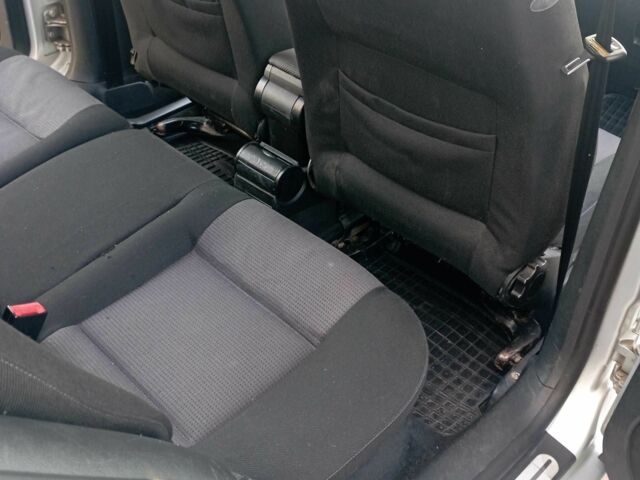 Сірий Фольксваген Гольф, об'ємом двигуна 1.6 л та пробігом 276 тис. км за 4800 $, фото 2 на Automoto.ua