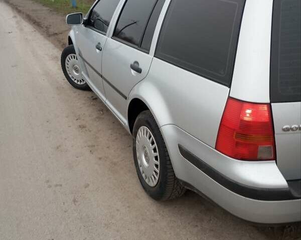 Серый Фольксваген Гольф, объемом двигателя 1.6 л и пробегом 222 тыс. км за 4700 $, фото 24 на Automoto.ua