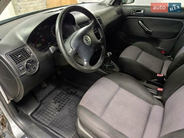 Серый Фольксваген Гольф, объемом двигателя 1.6 л и пробегом 262 тыс. км за 5000 $, фото 65 на Automoto.ua